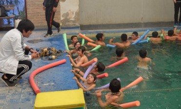 El gimnasio municipal ofrece de actividades deportivas y recreativas para todas las edades