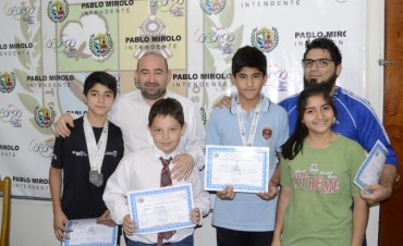 El intendente Mirolo recibi&oacute; la visita especial de un campe&oacute;n y subcampe&oacute;n nacional en lucha ol&iacute;mpica