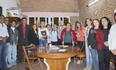 El intendente Pablo Mirolo llev&oacute; buenas noticias para los vecinos del barrio Santa Clara