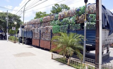 En los &uacute;ltimos ocho meses la comuna bande&ntilde;a envi&oacute; a China m&aacute;s de cinco millones de botellas para reciclar
