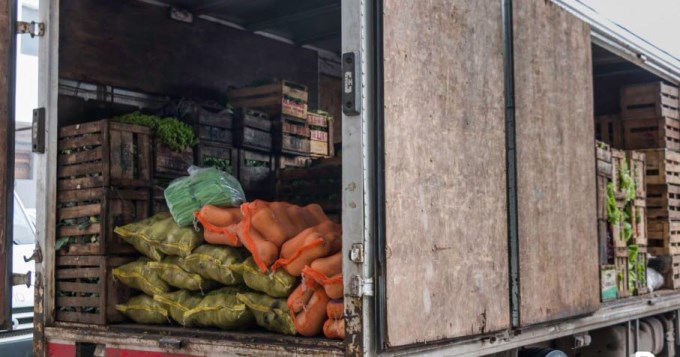 "Desplumaron" a camionero hot en fiestacha con tres chicas