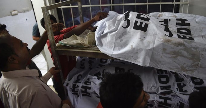 Estado Isl&aacute;mico hace volar templo en Pakist&aacute;n: 52 muertos