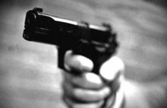 Muri&oacute; pibe cuando amigos manipulaban un arma