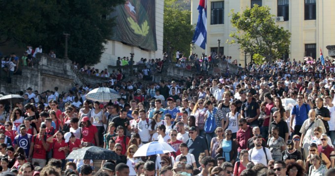 Una multitud despide a Fidel en la Plaza de la Revoluci&oacute;n