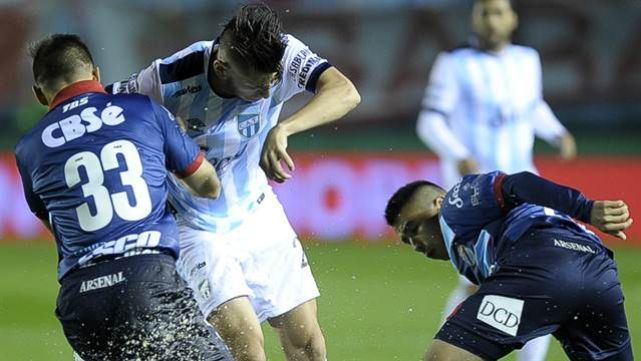 Arsenal, que viene de mal en peor, visita al Decano