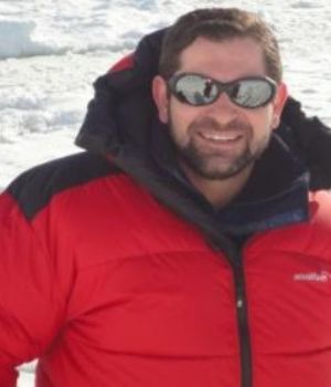 "Son h&eacute;roes de la Patria"