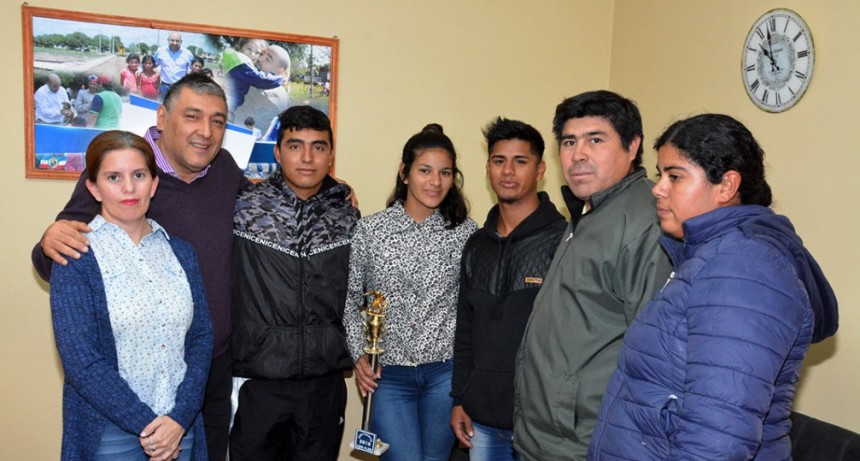 El municipio brind&oacute; apoyo a la escuela de f&uacute;tbol infantil del barrio IV Centenario 