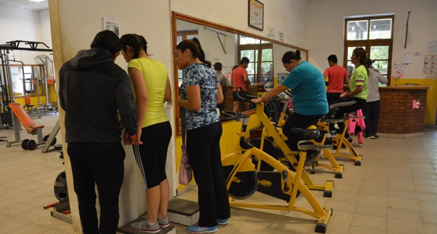 El Gimnasio Municipal ofrece una variada gama de actividades para primavera y verano
