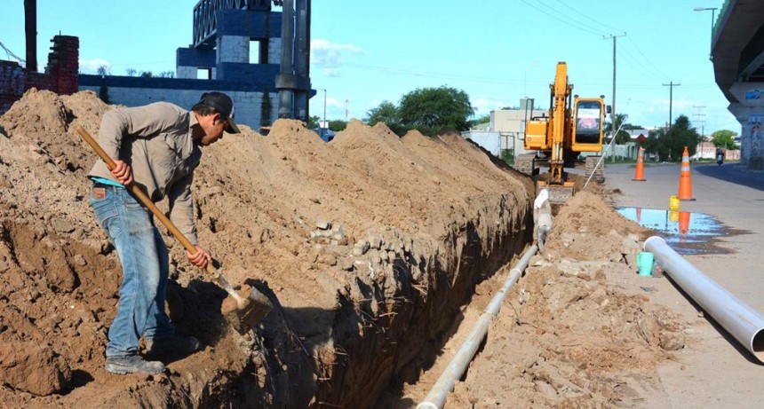 La comuna bande&ntilde;a inici&oacute; la obra de la Red interna de cloacas en el barrio Sarmiento