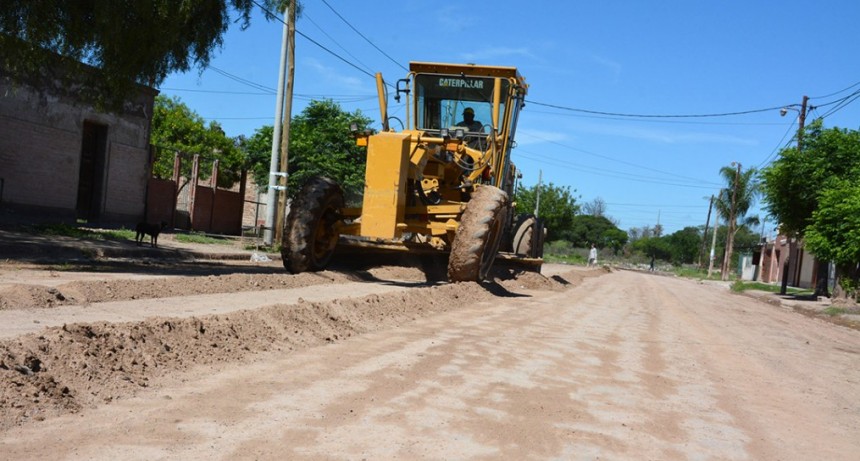 La comuna realiza tareas de nivelado y arreglo en varias calles de la ciudad