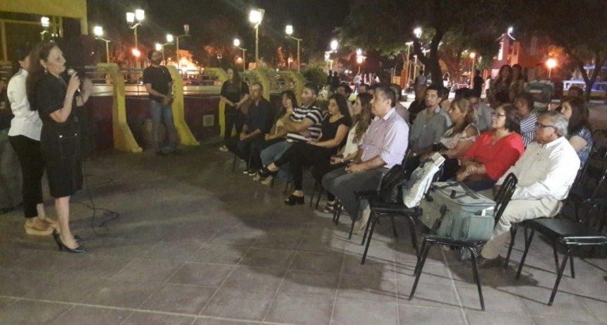 TITULO: Autoridades municipales acompa&ntilde;aron a familiares de v&iacute;ctimas en el acto de la Asociaci&oacute;n Estrellas Amarillas