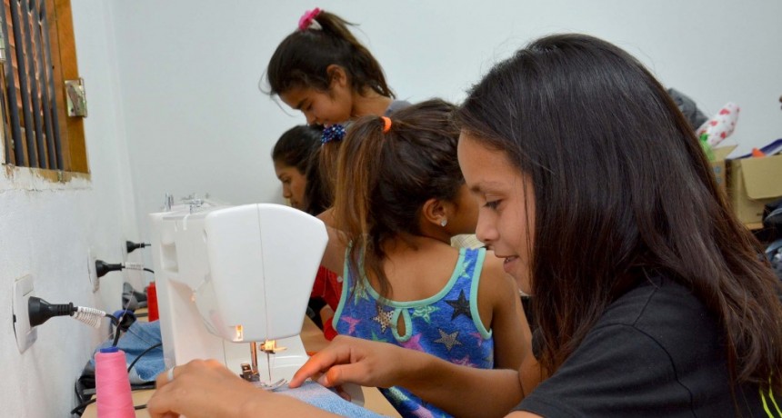 La municipalidad conmemor&oacute;  el D&iacute;a Universal de la Ni&ntilde;ez con actividades en el Polideportivo del barrio Sarmiento