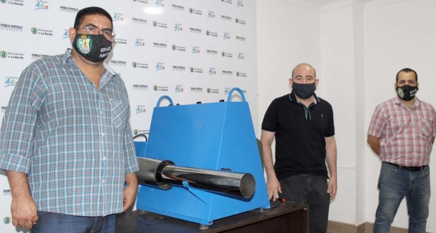 El intendente Mirolo incorpor&oacute; una nueva m&aacute;quina fumigadora de gran capacidad y alcance