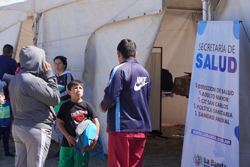 Gran operativo integral de salud en el barrio Salta Prolongación de La Banda