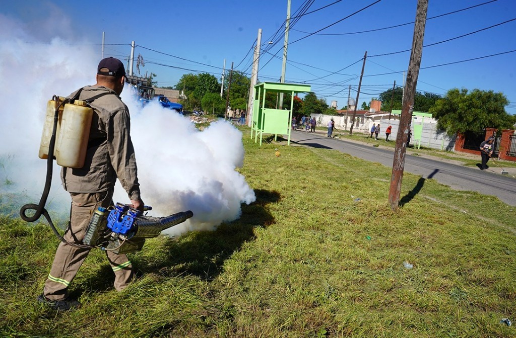 Se realizó un nuevo operativo integral de limpieza, descacharreo y fumigación en el barrio San Fernando