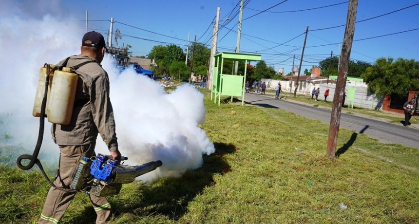 Se realizó un nuevo operativo integral de limpieza, descacharreo y fumigación en el barrio San Fernando