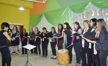 El Coro Municipal Femenino honr&oacute; a la Virgen en Catamarca