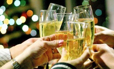  Recomiendan evitar el consumo excesivo de alcohol durante las festividades de fin de a&ntilde;o