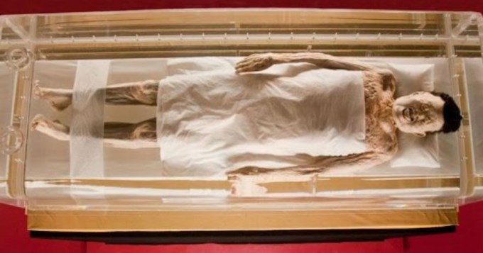 Hallan momia de 2.000 a&ntilde;os en perfecto estado