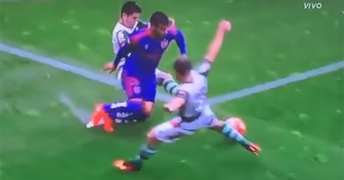 Mala pata: impactante fractura de futbolista argentino