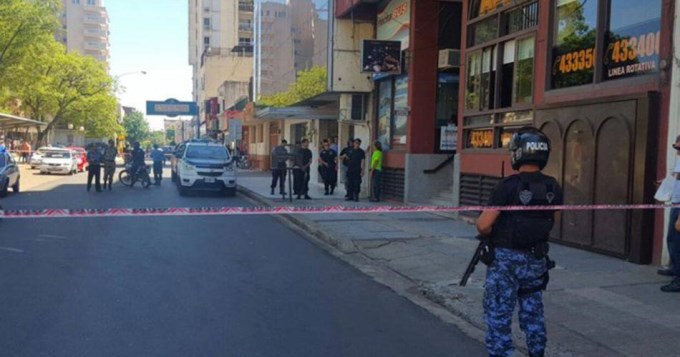 Tom&oacute; rehenes y pidi&oacute; tema de Maluma para entregarse