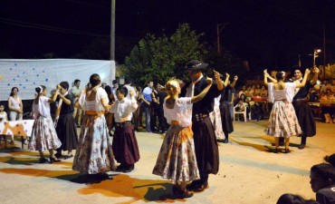 La Direcci&oacute;n de la Juventud cerr&oacute; sus actividades con una cena comunitaria en el barrio Gorrini