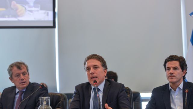 Dujovne defendi&oacute; el pacto fiscal