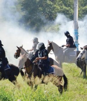 Feroz represi&oacute;n a trabajadores en Jujuy