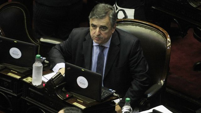 "No vamos a dejar de sesionar por un paro de la CGT"
