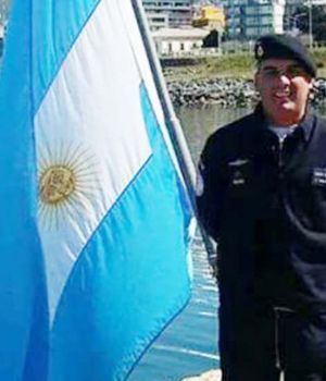 "Si los 44 est&aacute;n muertos que traigan los cuerpos"