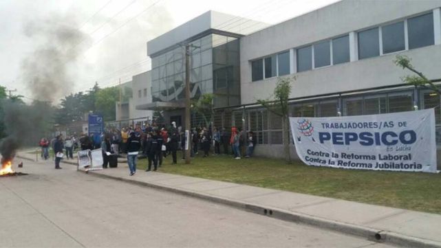 Trabajadores de Pepsico volvieron a reclamar sus puestos