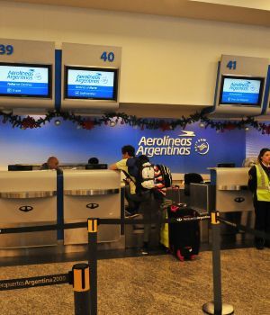 Un drone y una valija olvidada provocaron alarma en Aeroparque