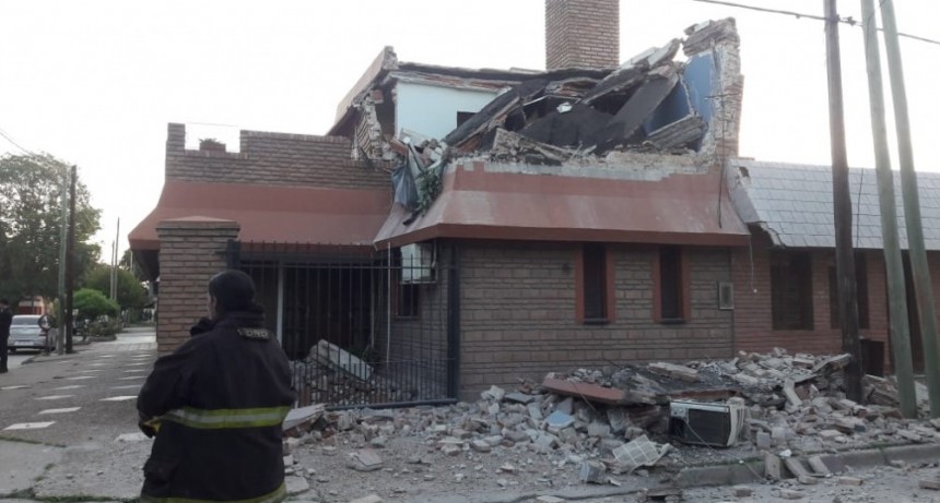 Alerta Banda asisti&oacute; a familias que sufrieron da&ntilde;os en sus viviendas por una fuga de gas y un incendio