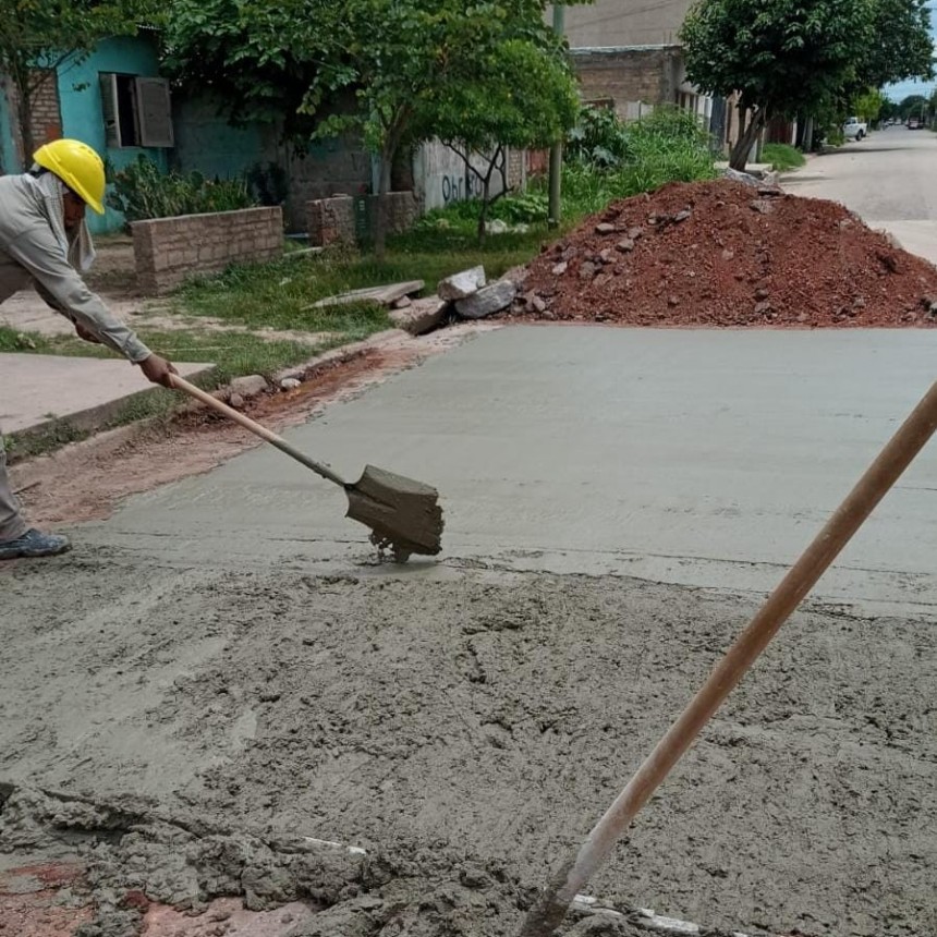 Intensifican los trabajos de arreglos de calles en La Banda