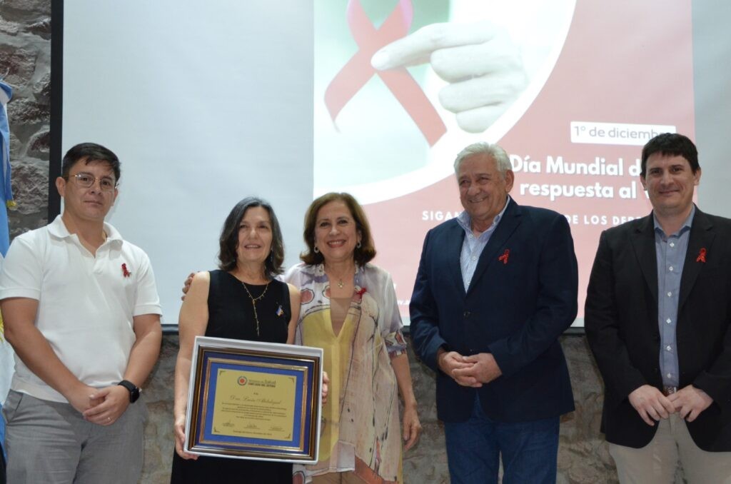 Salud conmemoró el Día Mundial de la Respuesta al VIH y reconoció la trayectoria de la Dra. Lucía Abdulajad