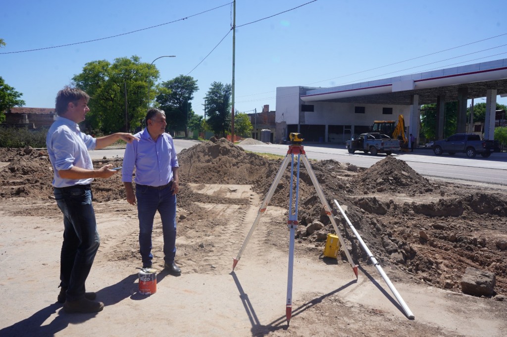 Nediani visitó el avance de la obra en el barrio Lourdes