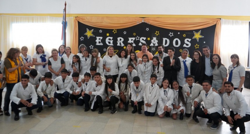 Con un emotivo acto se graduó la primera promoción de la Escuela Primaria Municipal Nº 1