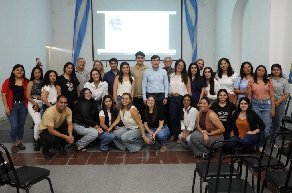 Alumnos de Trabajo Social presentaron su informe final de prácticas
